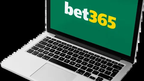 英超第13轮烽火燃！齐尔克泽连中神射，小角度精准吊射引关注，谁将脱颖而出问鼎最佳？